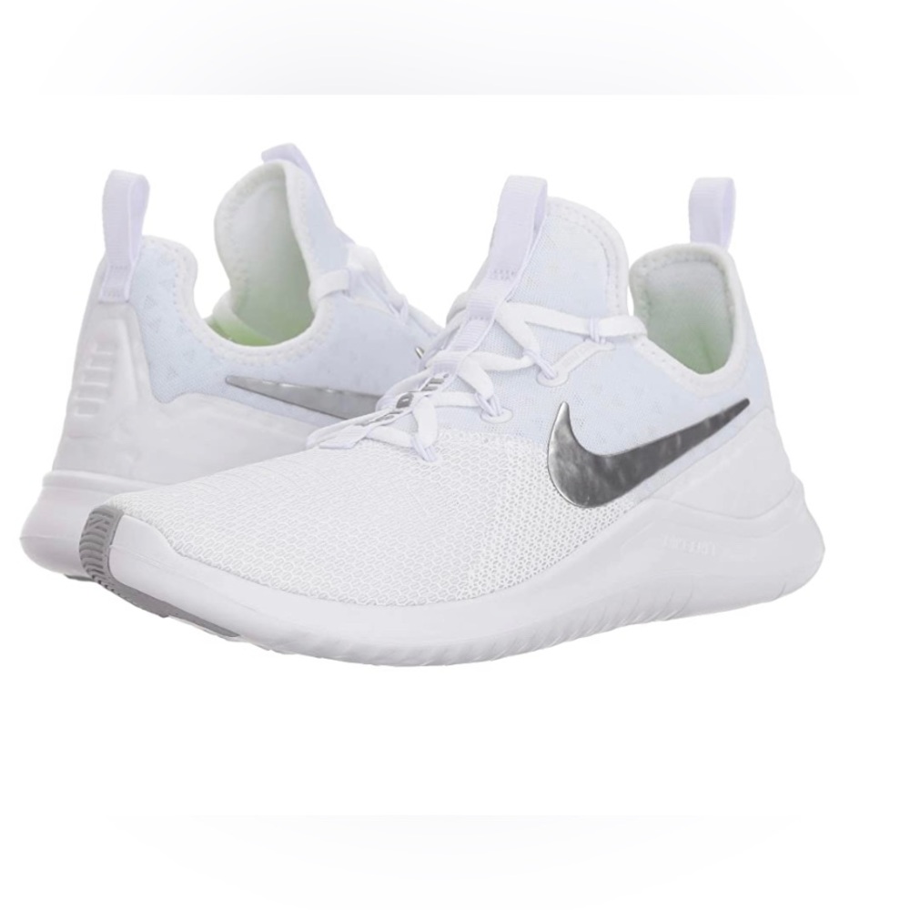 Women’s nike tr 8 sneaker
